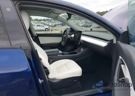 2021 Tesla Model Y Long Range Dual Motor All-Wheel Drive z USA, uszkodzony, nr VIN 5YJYGDEE8MF066264